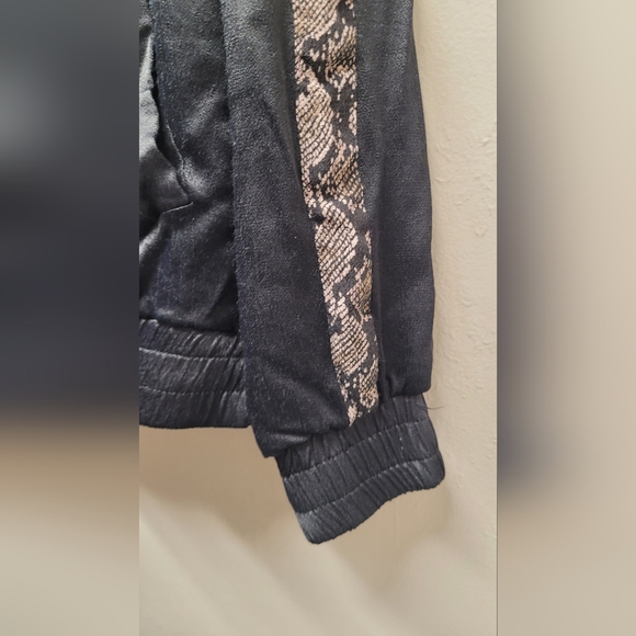 Zara TRF Satin Zip Up Jacket Black Snakeskin Size Medium. Collared - Picture 3 of 6